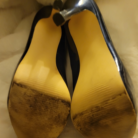 Steve Madden Women's Size 9 Blue Patent Round-Toe Pumps - Picture 5 of 5